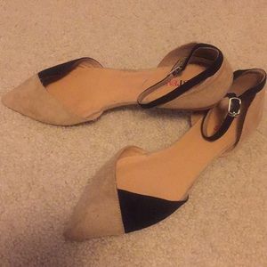Color block pointed flats!